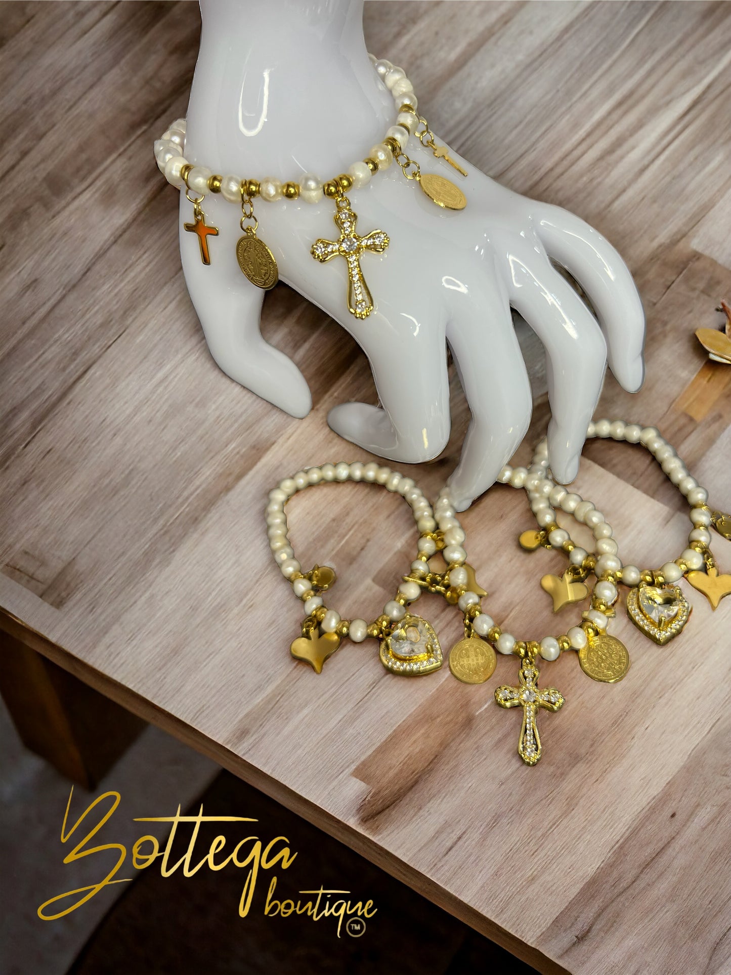 Pearl Bids Bracelet / Cross