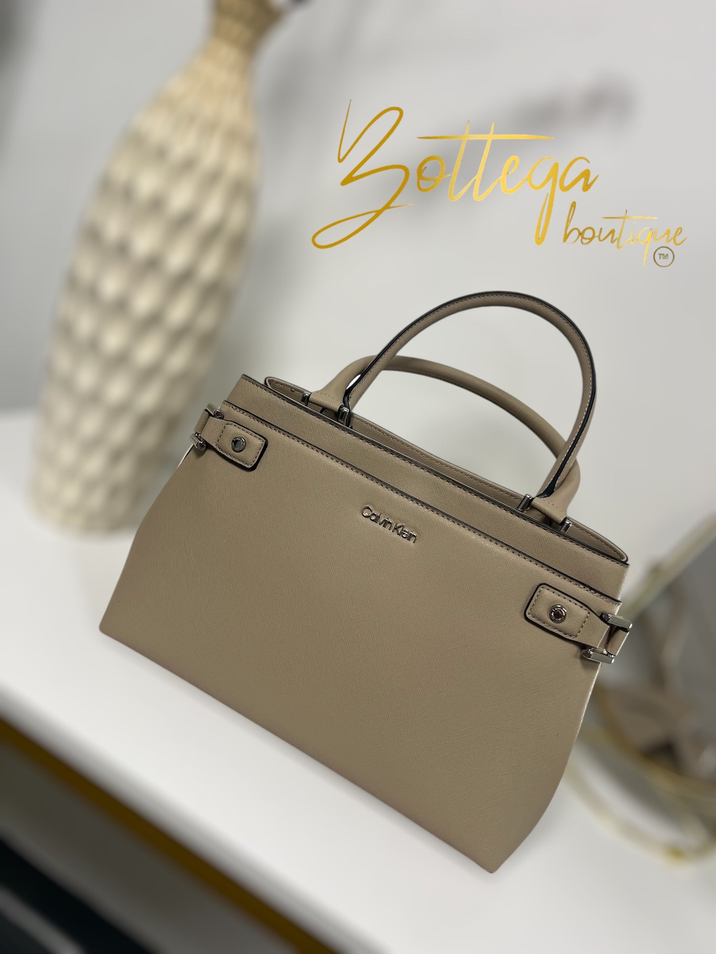 Calvin Klein (Original) Elegant Handbag