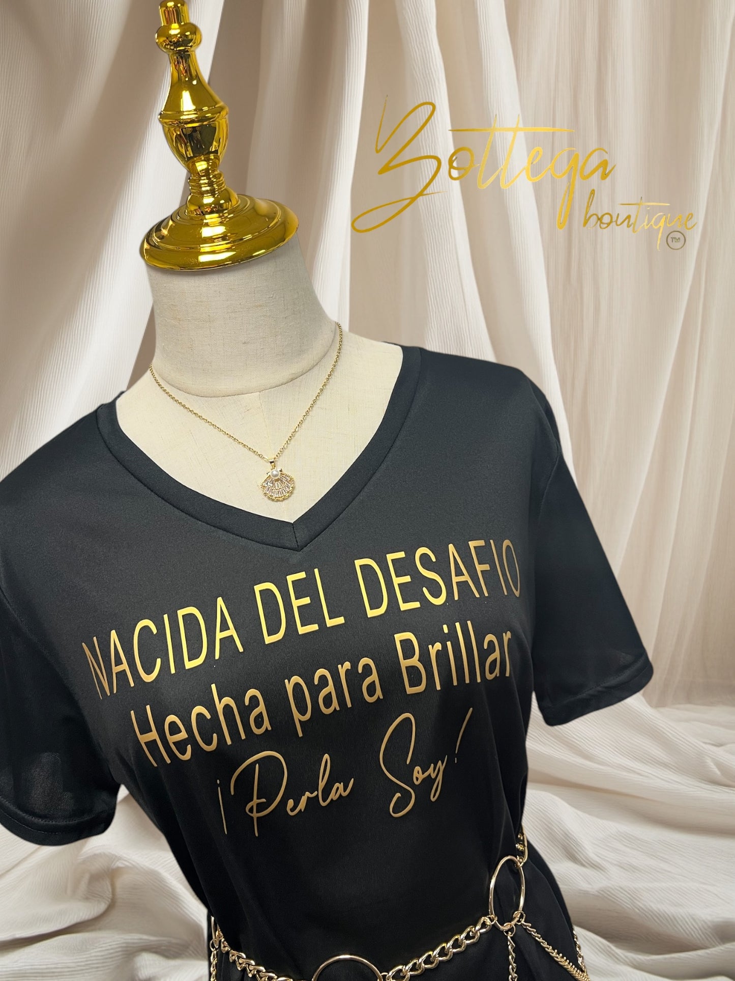 Female Empowerment Motivational T-Shirt “Nacida del Desafío, Hecha para Brillar, Perla Soy”